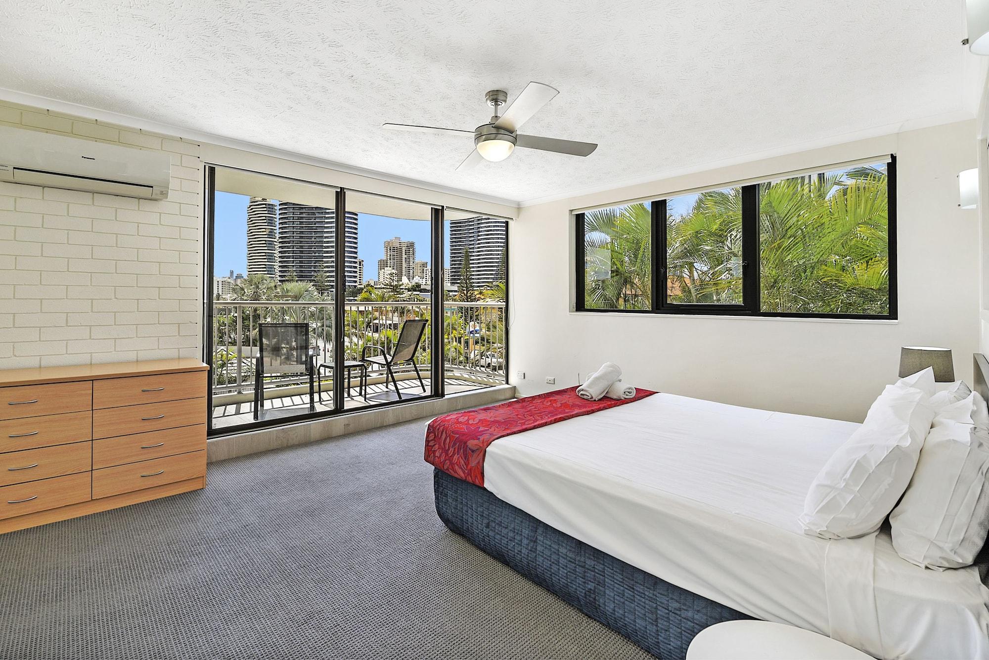 Broadbeach Travel Inn Apartments Голд-Кост Экстерьер фото