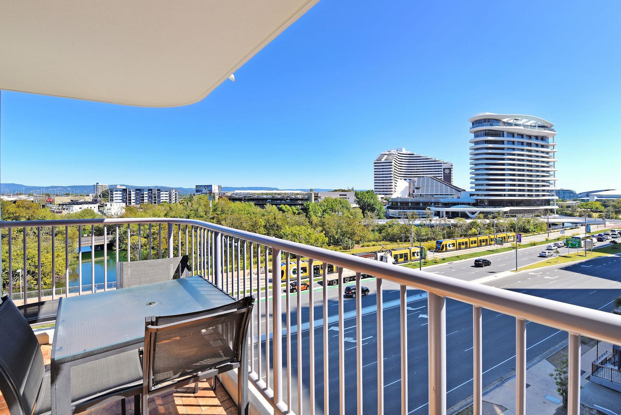 Broadbeach Travel Inn Apartments Голд-Кост Экстерьер фото