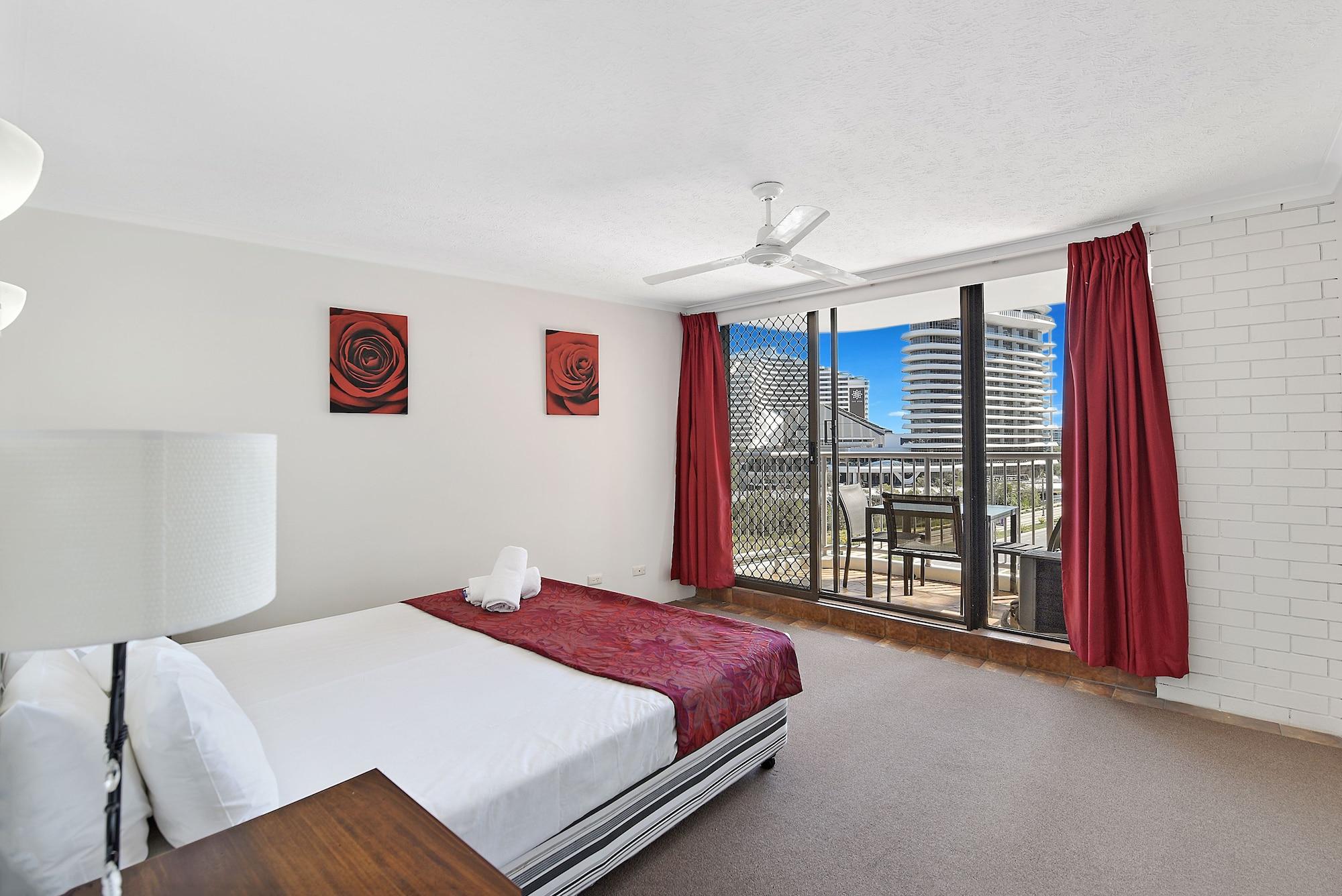 Broadbeach Travel Inn Apartments Голд-Кост Экстерьер фото