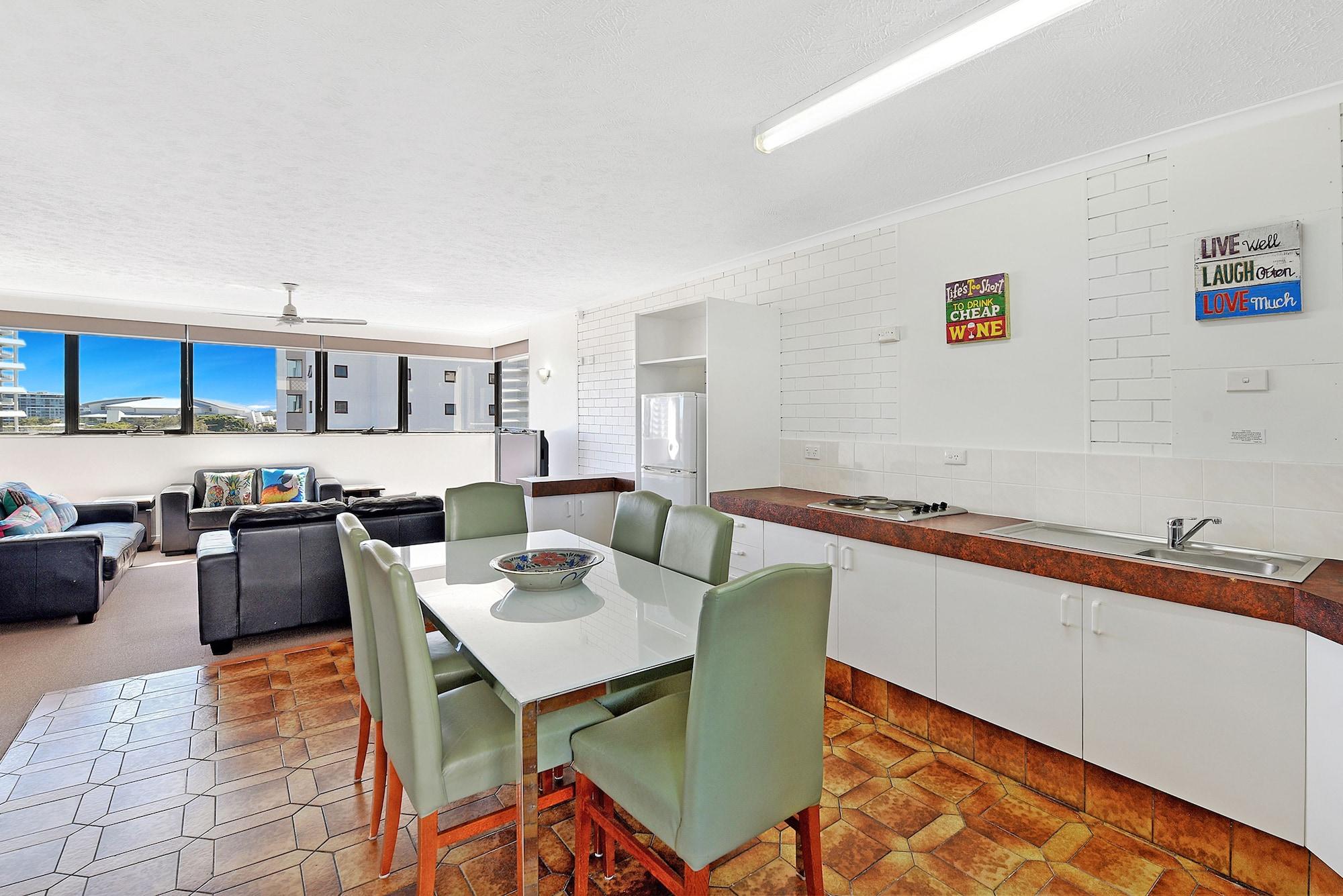 Broadbeach Travel Inn Apartments Голд-Кост Экстерьер фото