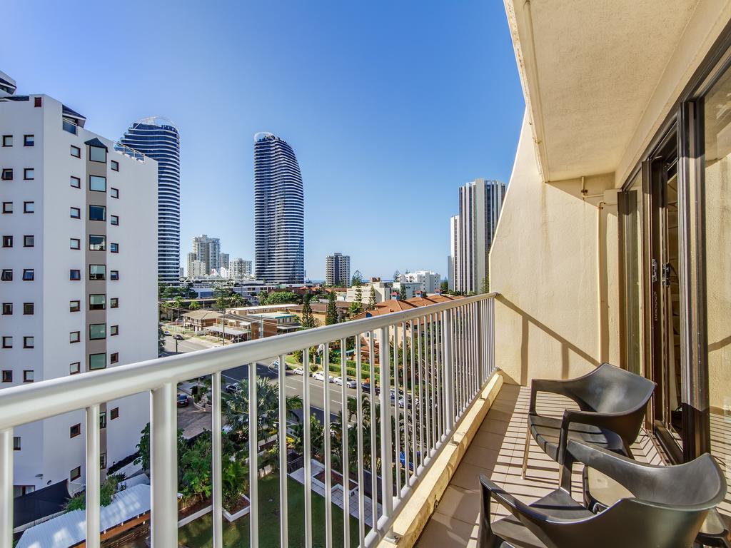Broadbeach Travel Inn Apartments Голд-Кост Экстерьер фото