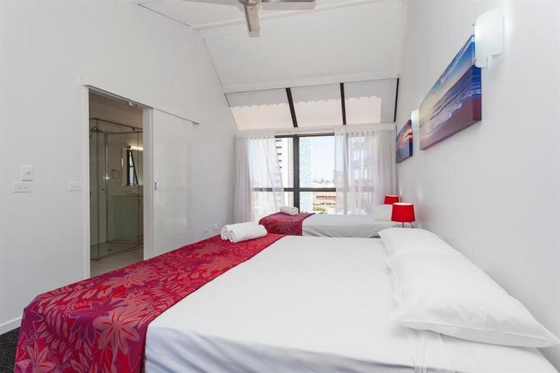 Broadbeach Travel Inn Apartments Голд-Кост Экстерьер фото