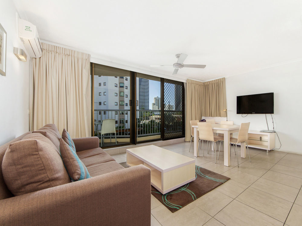Broadbeach Travel Inn Apartments Голд-Кост Экстерьер фото