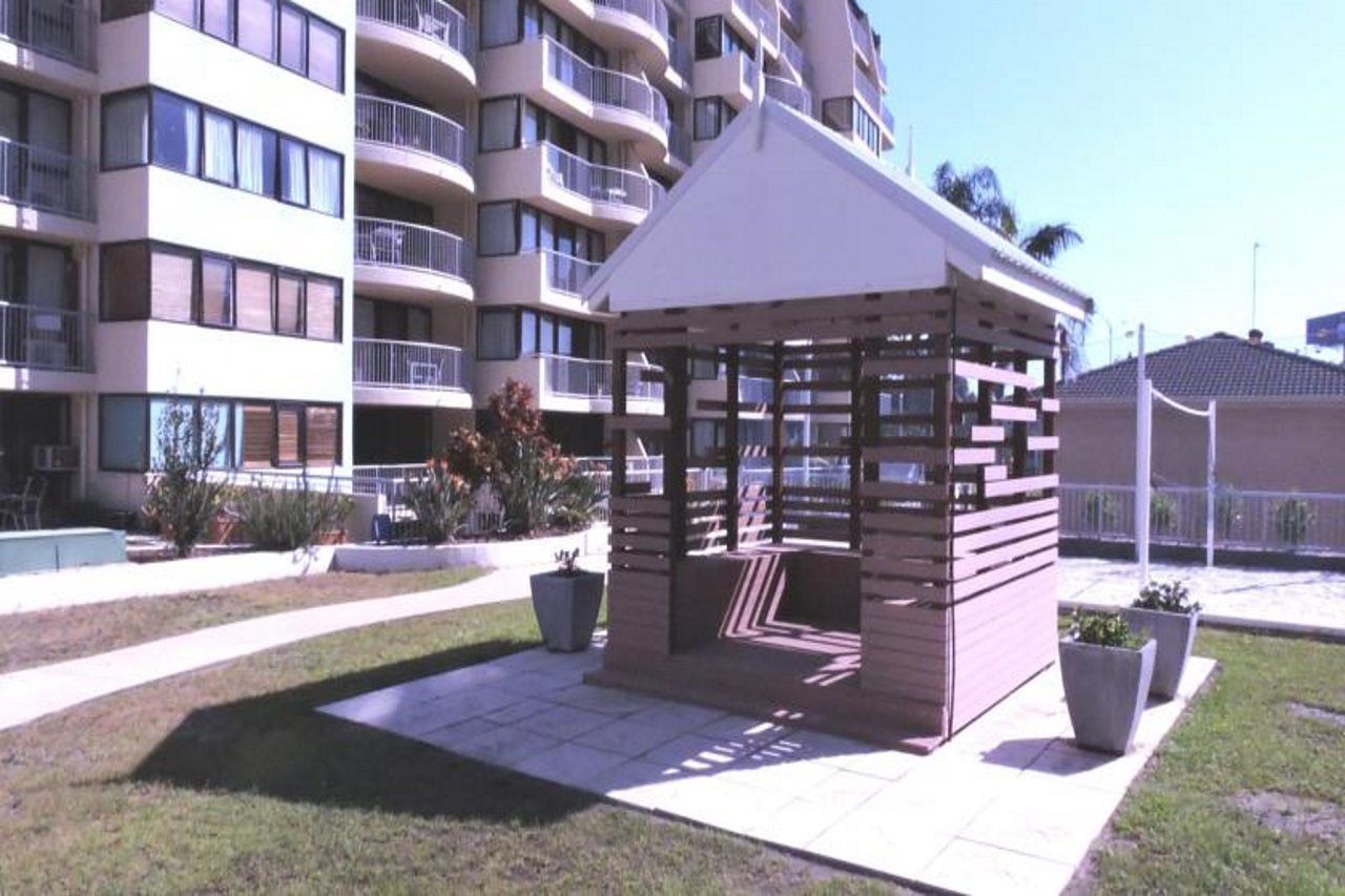 Broadbeach Travel Inn Apartments Голд-Кост Экстерьер фото